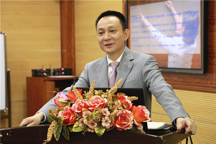 共享世界教育資源，培養國際精英人才